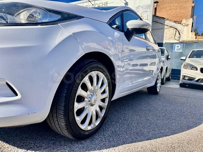 Usado Ford Fiesta 60 CV (44 kW) 2011 Blanco Utilitario