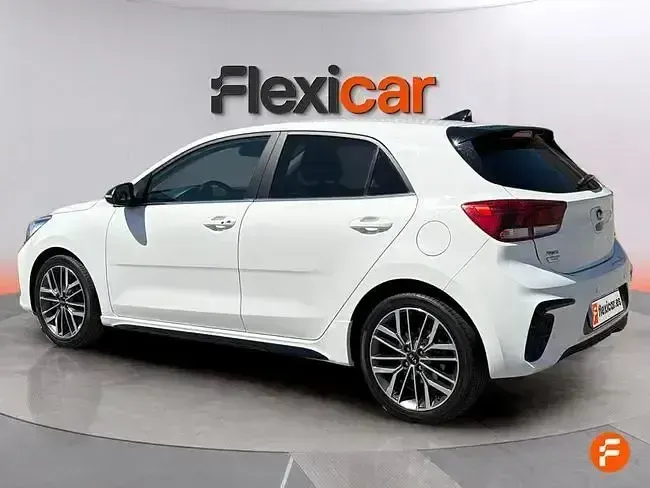 Usado Kia Rio GT-Line 120 CV (88 kW) 2020 Blanco