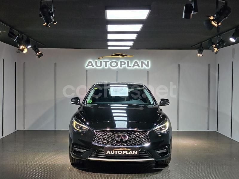 Usado Infiniti Q30 Sport Tech 170 CV (125 kW) 2018 Negro Berlina