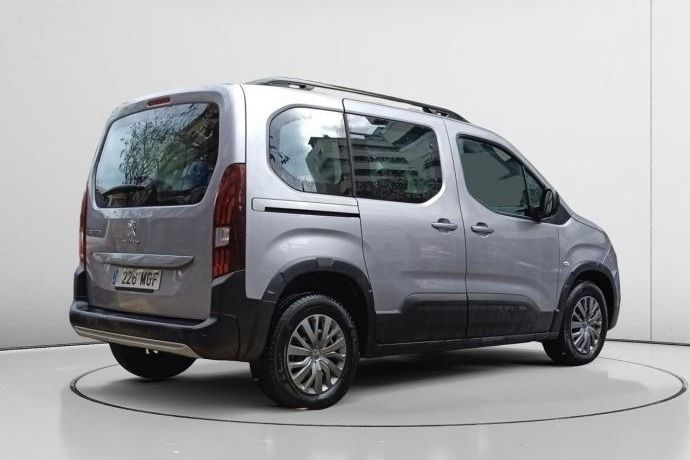 Usado Peugeot Rifter Allure 131 CV (96 kW) 2023 Monovolumen