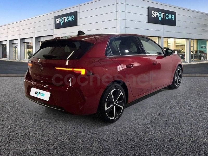 Usado Opel Astra Elegance 130 CV (95 kW) 2023 Rojo Berlina