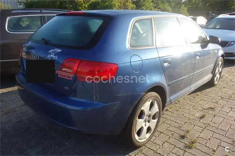 Usado Audi A3 Ambiente 102 CV (75 kW) 2005 Azul Utilitario