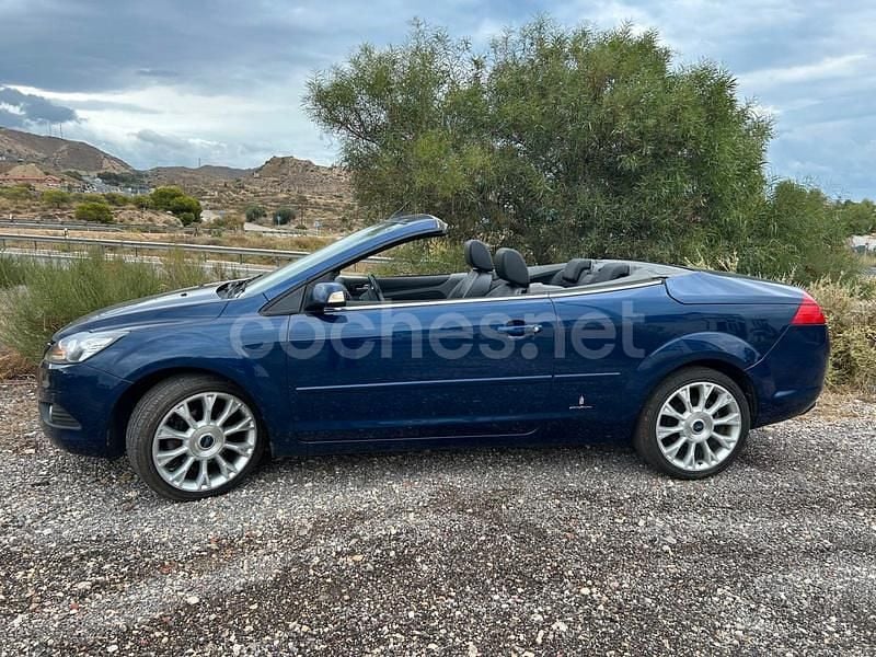 Azul Usado 2010 Ford Focus Cabriolet Titanium Descapotable | 5800 € (Buen precio) - Imagen 1/4