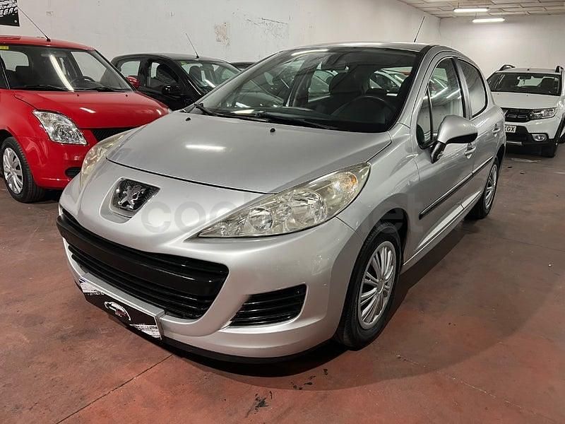 Usado Peugeot 207 75 CV (55 kW) 2010 Gris / plata Berlina