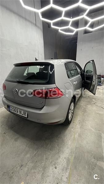 Usado VW Golf VII 105 CV (77 kW) 2013 Beige Berlina