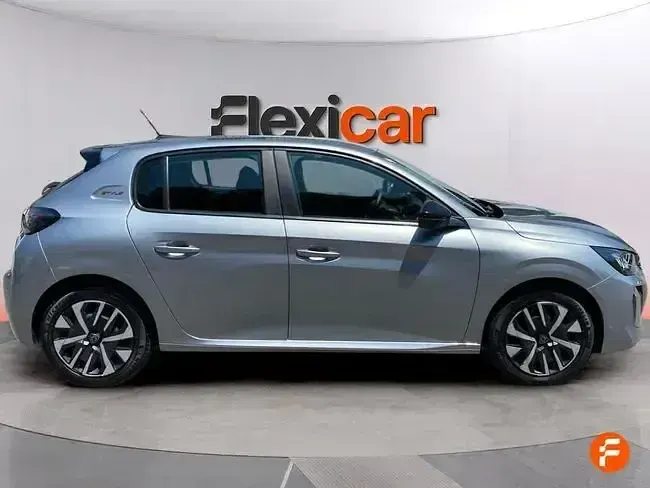 Usado Peugeot 208 Style 100 CV (73 kW) 2024 Gris Utilitario
