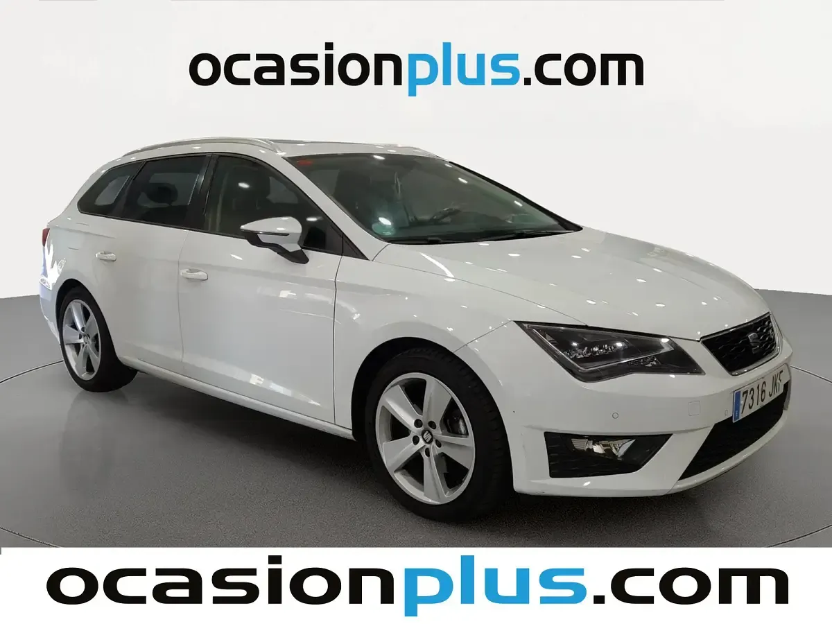 Usado Seat Leon FR 150 CV (110 kW) 2015 Blanco Monovolumen