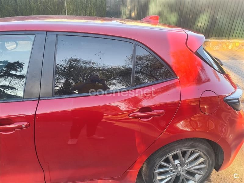 Usado Toyota Corolla 122 CV (89 kW) 2019 Rojo Berlina