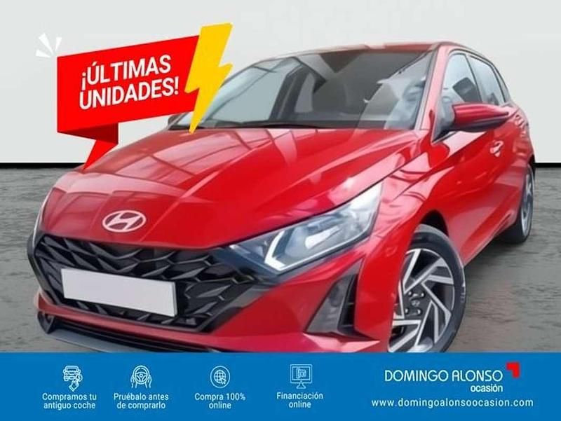 Usado Hyundai i20 101 CV (74 kW) 2025 Rojo Berlina