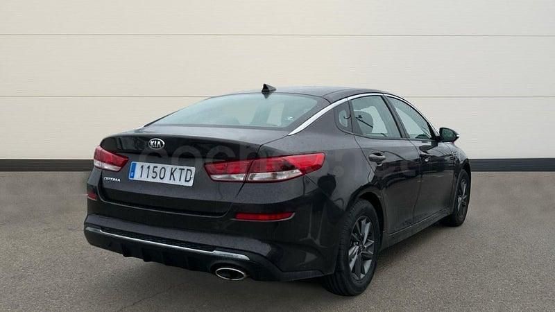 Usado Kia Optima 136 CV (100 kW) 2019 Marrón Berlina