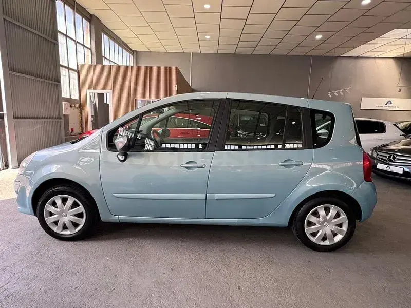 Usado Renault Grand Modus Exception 90 CV (66 kW) 2011 Azul Monovolumen