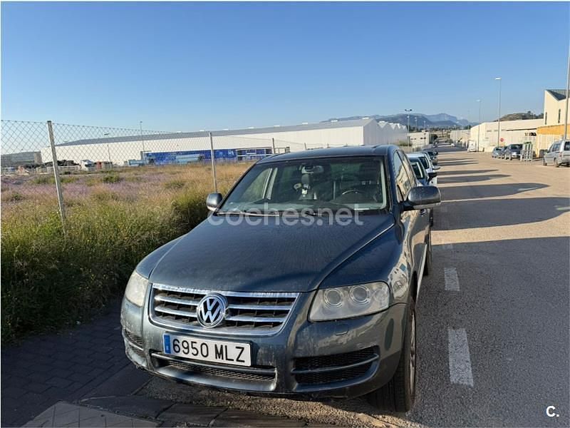 Usado VW Touareg 225 CV (165 kW) 2005 Gris / plata SUV