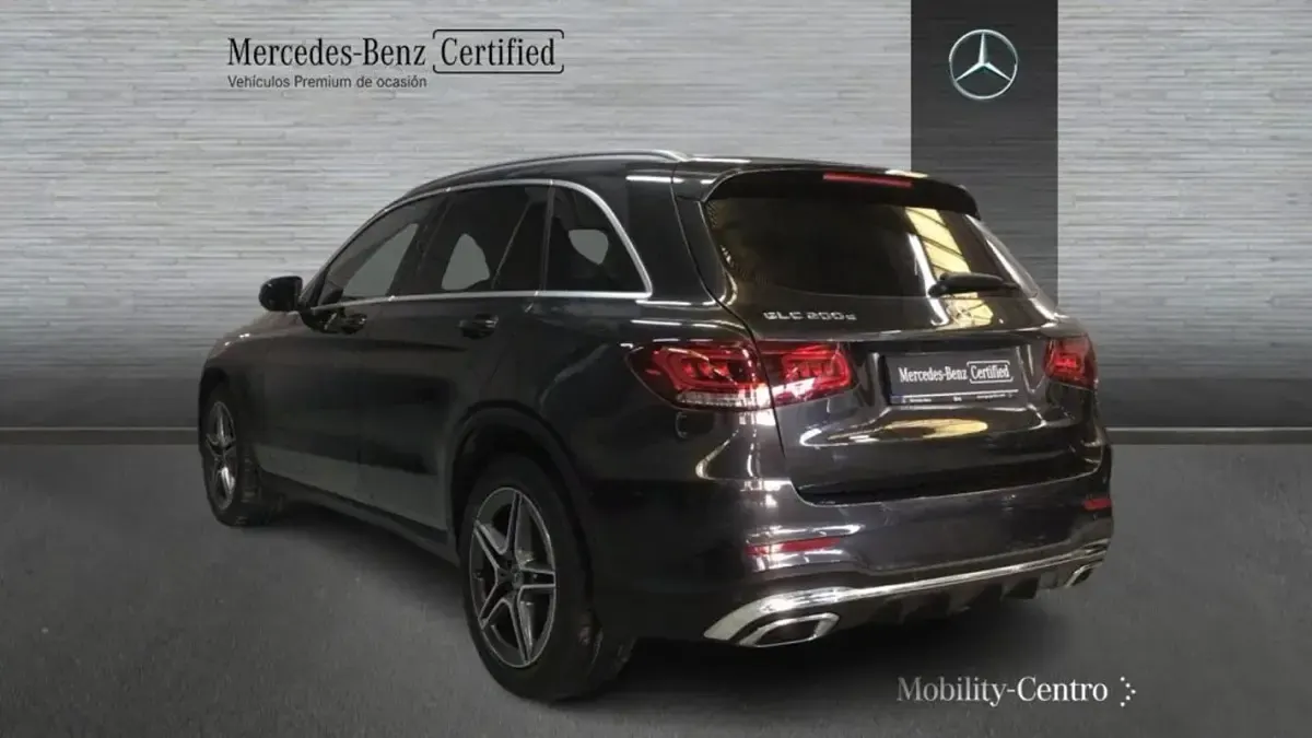 Käytetty Mercedes GLC200 AMG line 163 HP (119 kW) 2019 Harmaa Katumaasturi