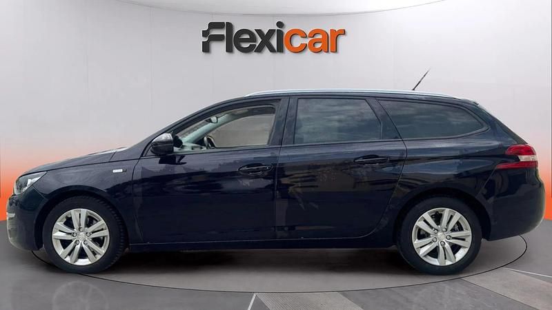 Usado Peugeot 308 SW Style 131 CV (96 kW) 2016 Azul Familiar
