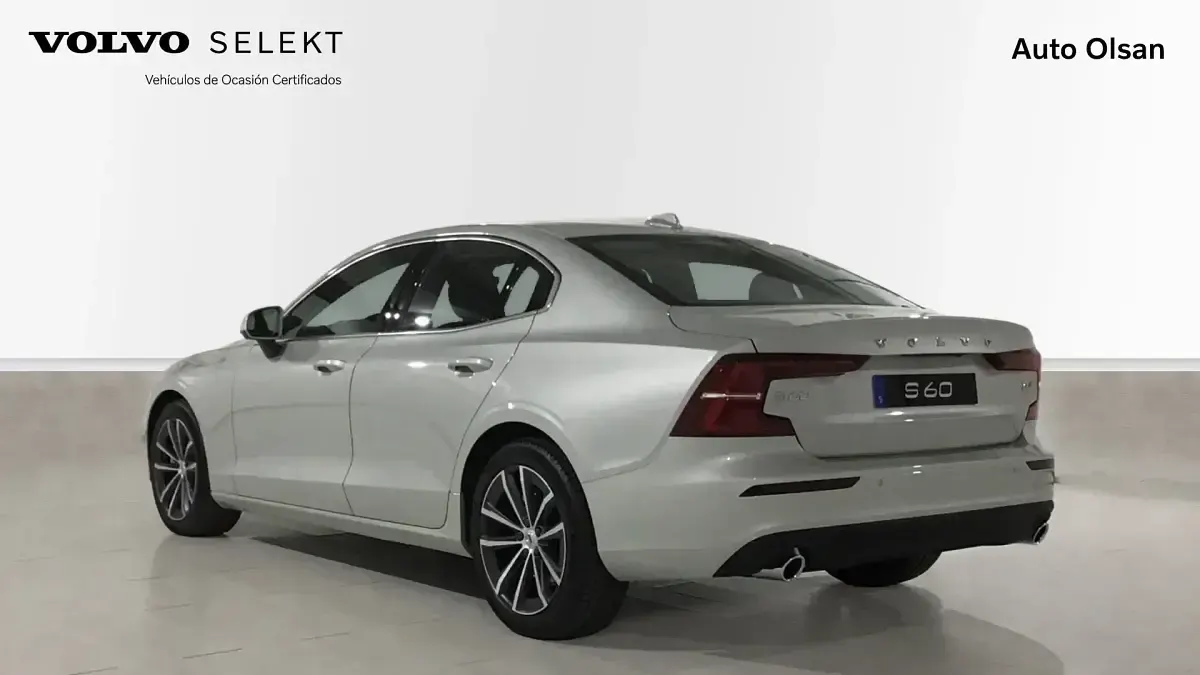 Usado Volvo S60 Plus 197 CV (144 kW) 2022 Gris Berlina