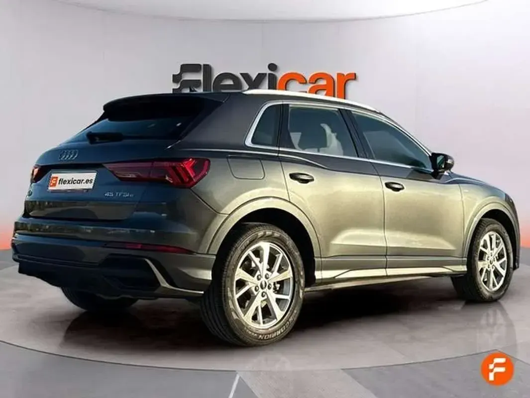 Begagnad Audi Q3 S-Line 150 HK (110 kW) 2023 Grå SUV