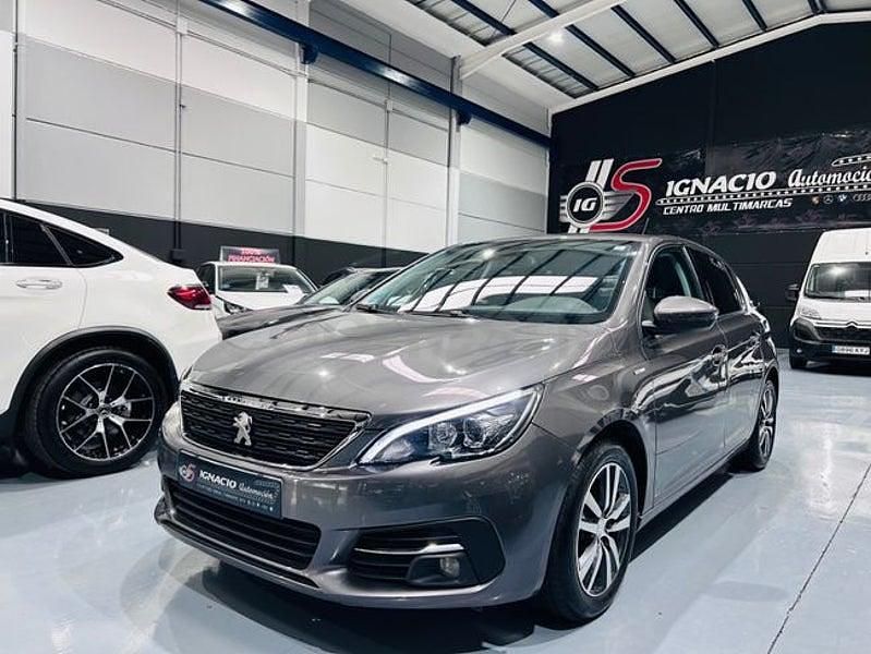 Usado Peugeot 308 Style 130 CV (95 kW) 2021 Gris / plata Berlina
