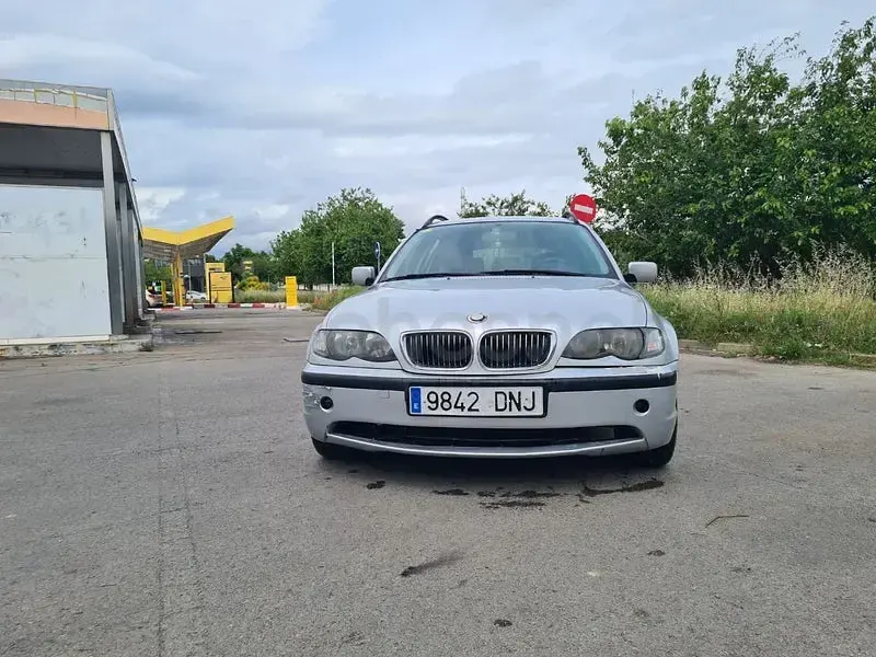 Usado BMW 330 204 CV (150 kW) 2006 Gris / plata Familiar