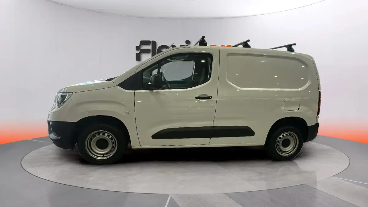 Usado Opel Combo 102 CV (75 kW) 2023 Blanco Monovolumen