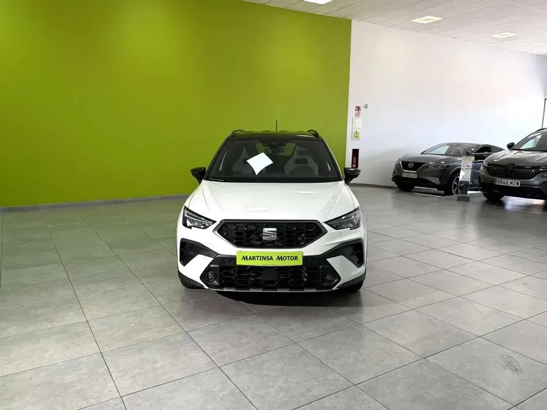 Usado Seat Arona FR 116 CV (85 kW) 2026 Blanco SUV