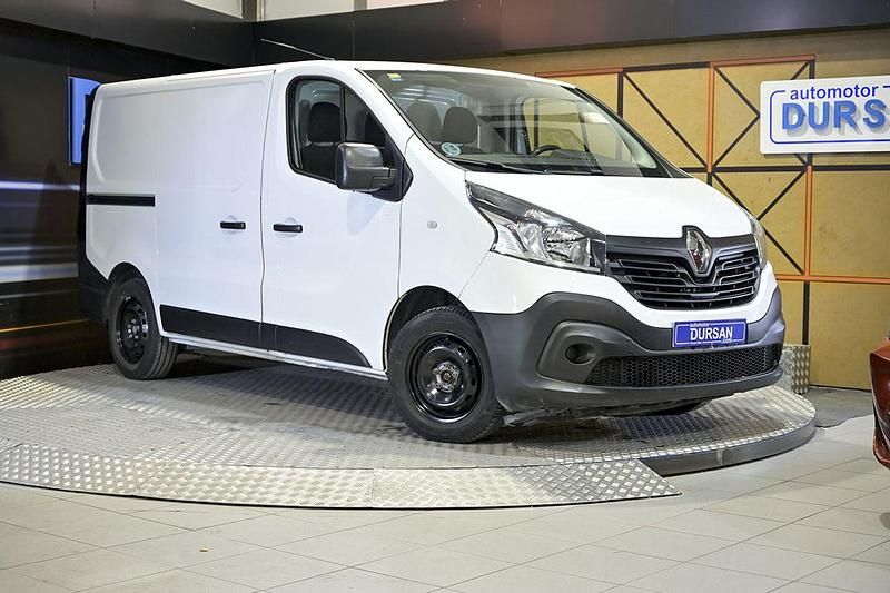 Usado Renault Trafic 120 CV (88 kW) 2017 Blanco Monovolumen