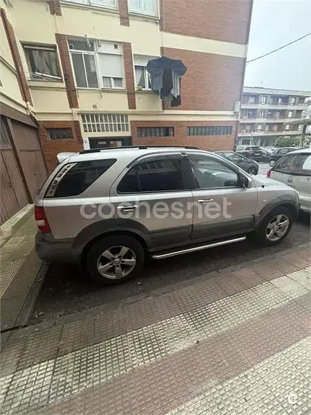 Usado Kia Sorento 140 CV (102 kW) 2006 Gris / plata SUV