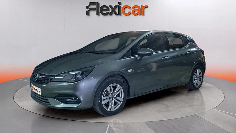 Usado Opel Astra 110 CV (80 kW) 2020 Gris Berlina
