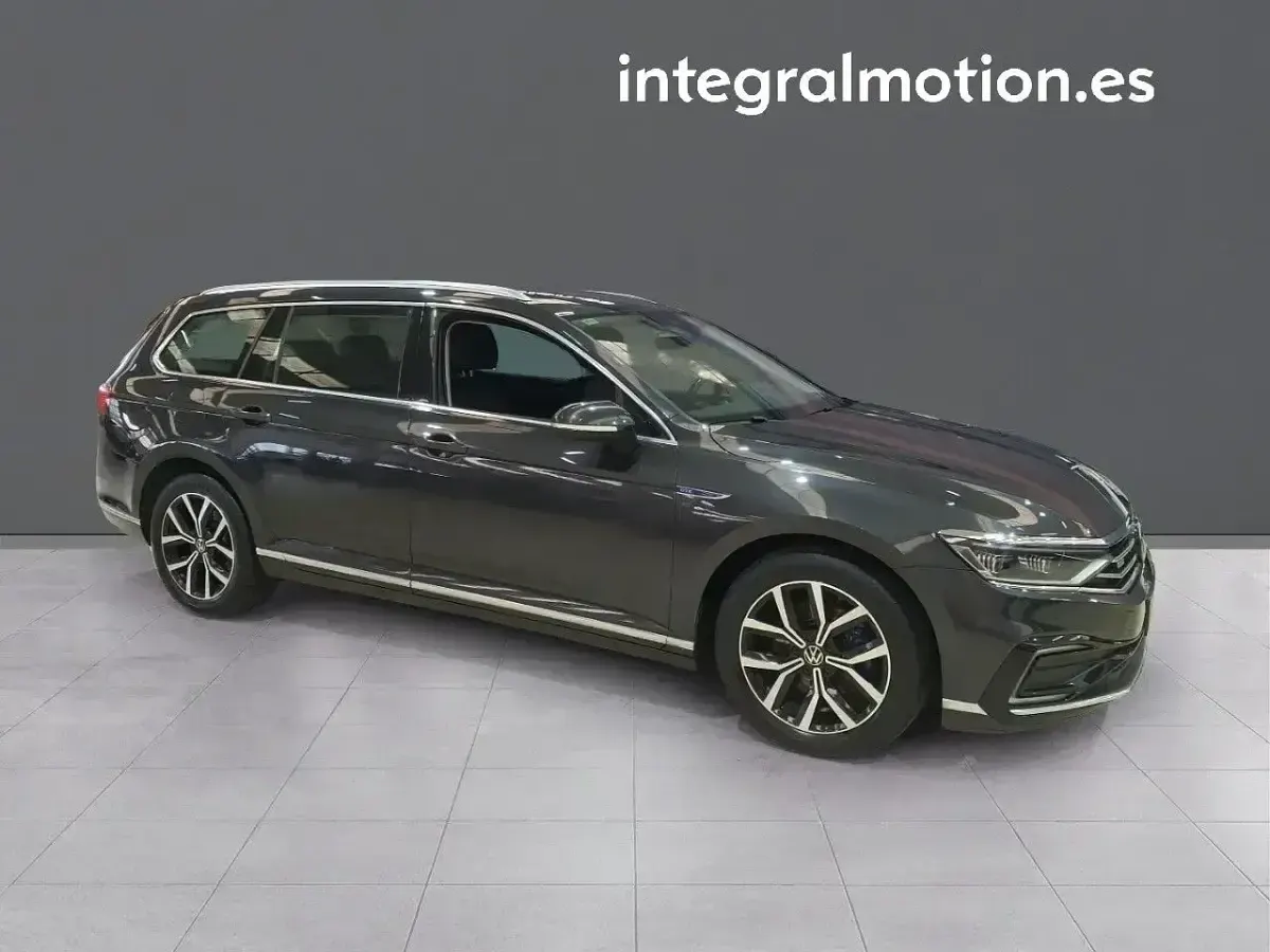 Usado VW Passat GTE 217 CV (159 kW) 2021 Gris Familiar