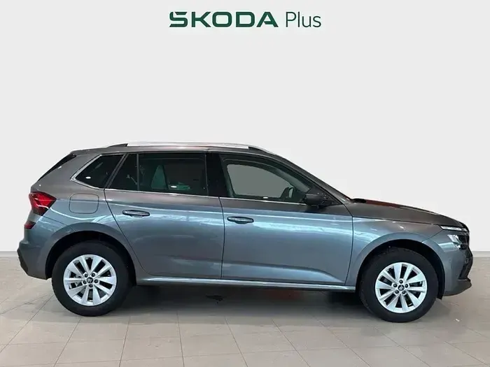 Usado Skoda Kamiq 110 CV (80 kW) 2022 Gris SUV