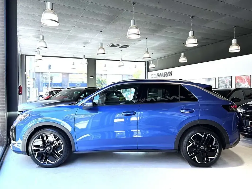 Nuevo VW T-Roc R-line 150 CV (110 kW) 2026 Azul SUV