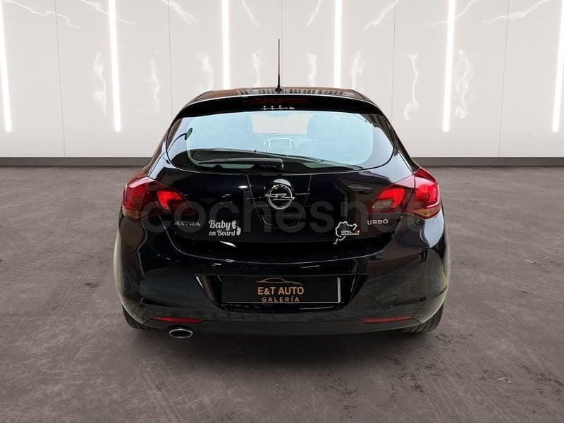 Usado Opel Astra Sport 140 CV (102 kW) 2011 Negro Berlina