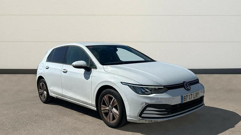 Blanco Usado 2021 VW Golf VIII Life Berlina | 21.700 € (Precio justo) - Imagen 1/4