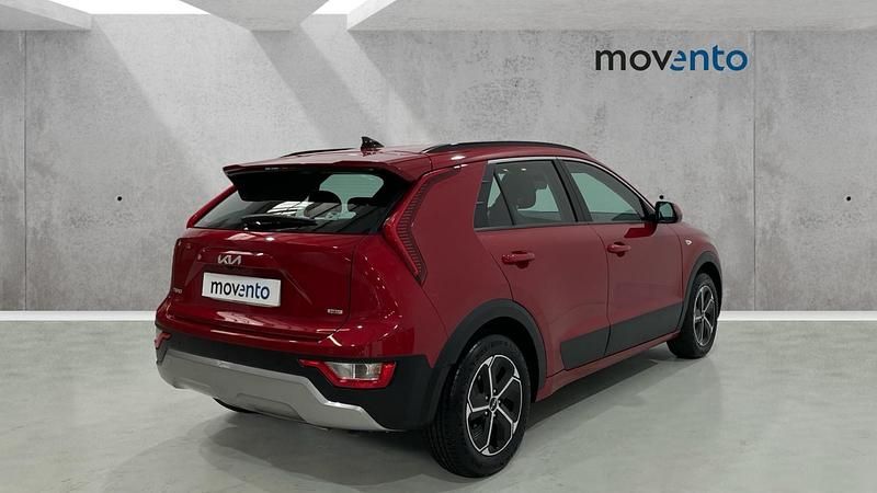 Usado Kia Niro 141 CV (103 kW) 2022 Rojo SUV