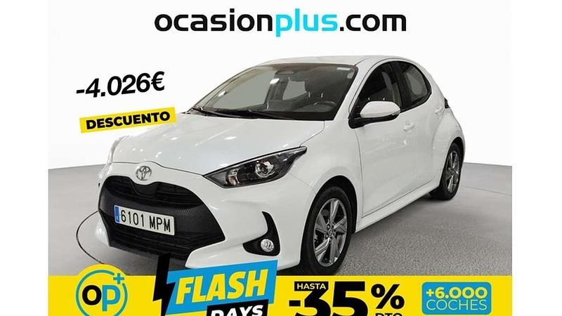Usado Toyota Yaris Hybrid Active 116 CV (85 kW) 2024 Blanco Utilitario