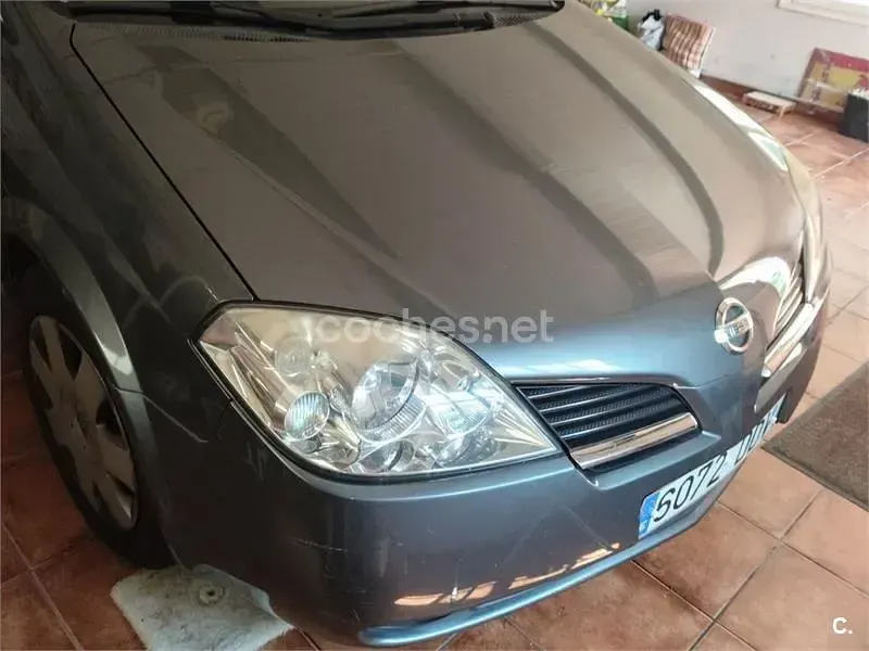Usado Nissan Primera Acenta 120 CV (88 kW) 2004 Gris / plata Berlina