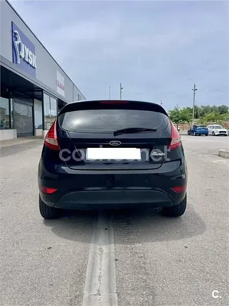 Usado Ford Fiesta Trend 82 CV (60 kW) 2009 Negro Berlina