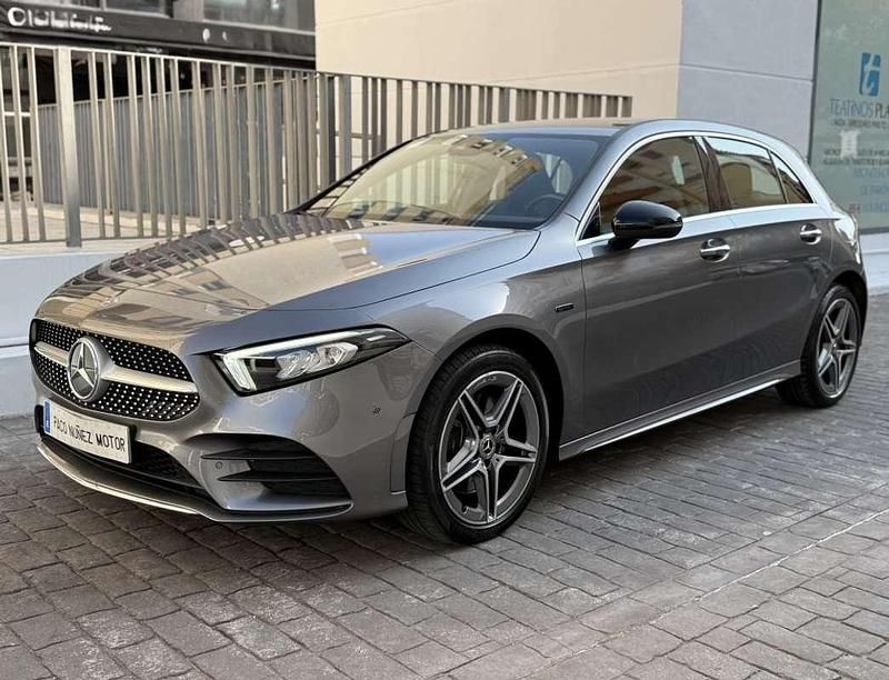 Gris Usado 2021 Mercedes A250 Utilitario | 27.500 € (Precio justo) - Imagen 1/4