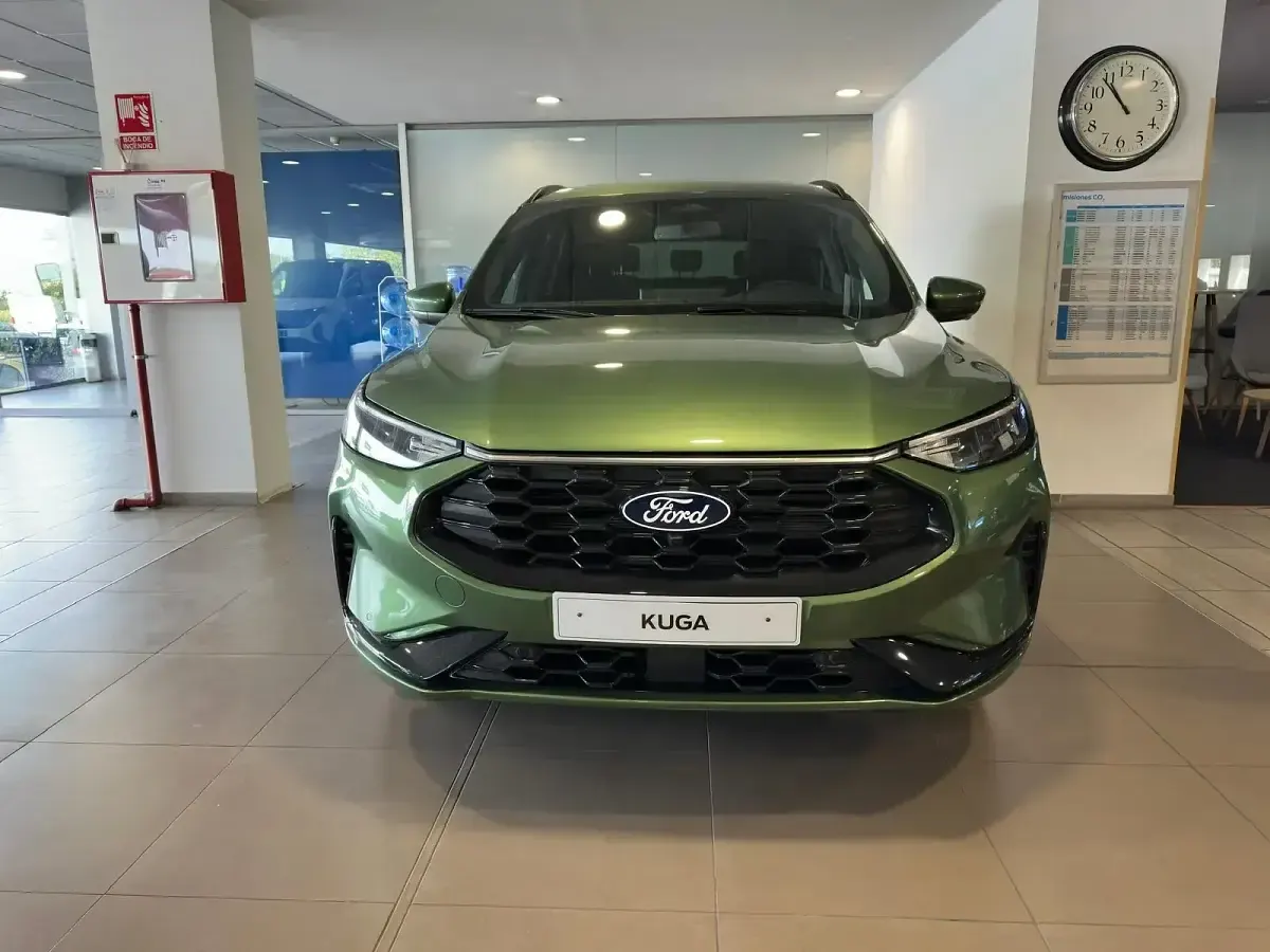Nuevo Ford Kuga ST-Line 180 CV (132 kW) 2026 Verde SUV