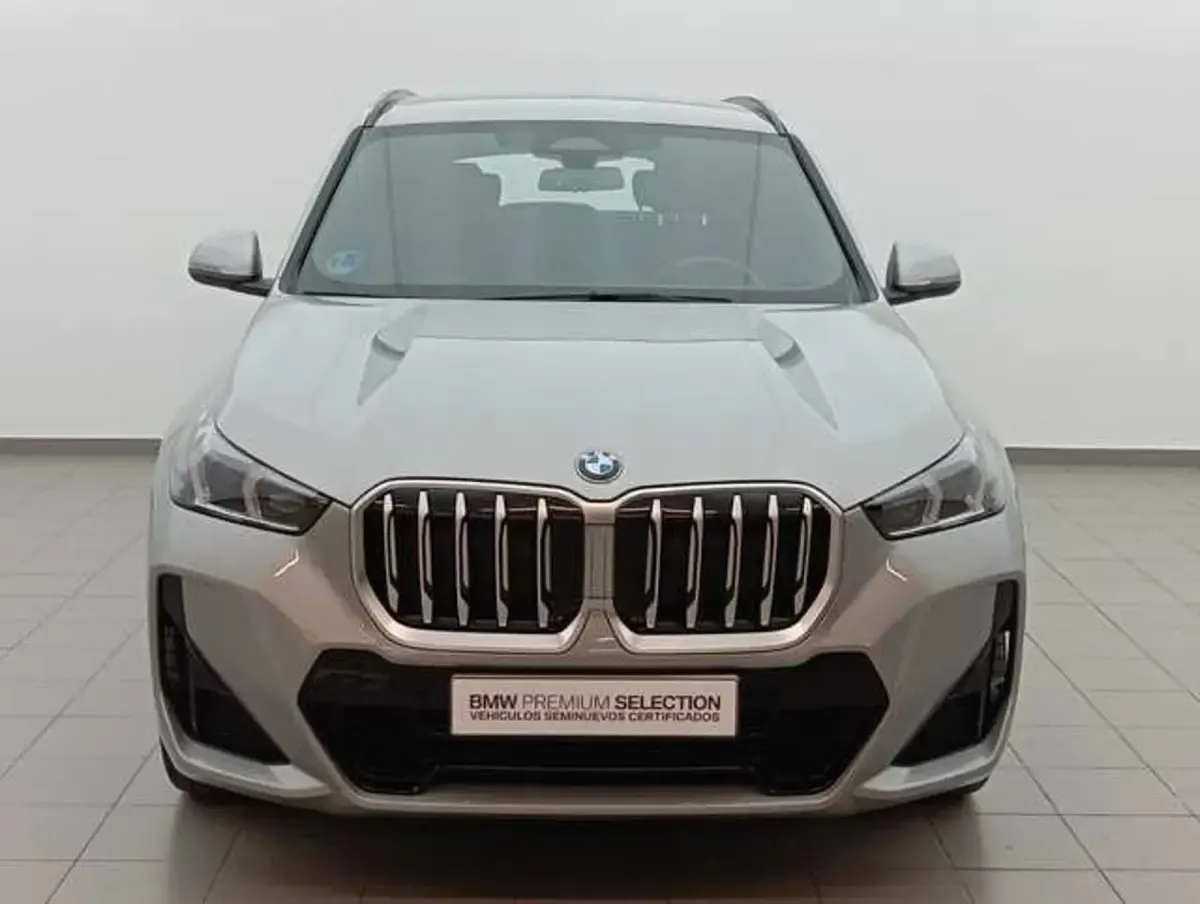 Usado BMW X1 Comfort Edition 163 CV (119 kW) 2025 Gris plata SUV