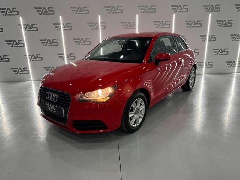 Usado Audi A1 90 CV (66 kW) 2013 Rojo Utilitario