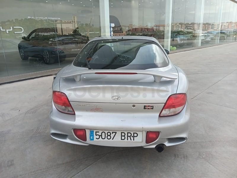 Usado Hyundai Coupé 107 CV (78 kW) 2001 Gris / plata Coupe