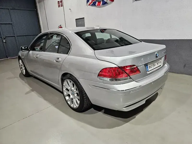 Usado BMW 730 231 CV (169 kW) 2007 Gris / plata Berlina