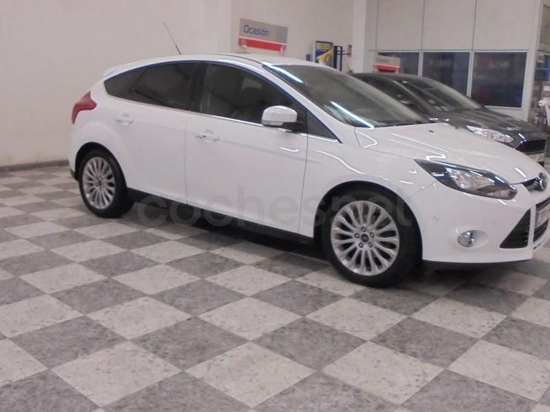 Usado Ford Focus Sport 125 CV (91 kW) 2012 Blanco Berlina