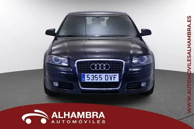Usado Audi A3 Ambition 200 CV (147 kW) 2006 Gris Utilitario