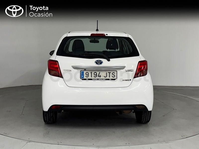 Usado Toyota Yaris Active 99 CV (72 kW) 2016 Blanco Berlina