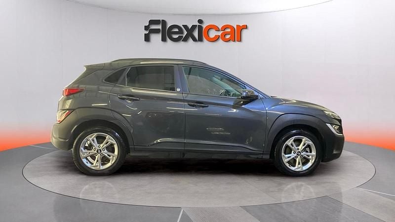 Usado Hyundai Kona 120 CV (88 kW) 2022 Gris SUV