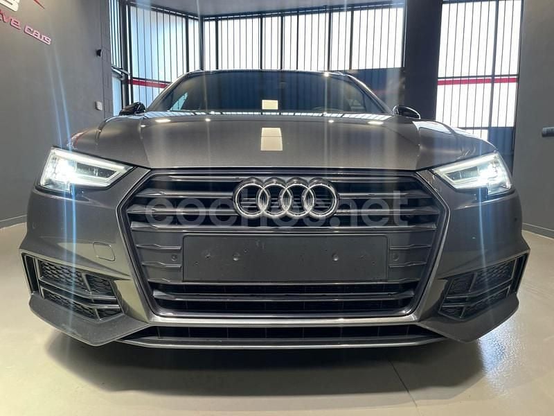 Usado Audi A4 S-Line 190 CV (139 kW) 2018 Gris / plata Familiar