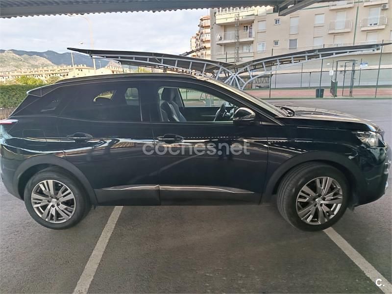 Usado Peugeot 3008 Allure 130 CV (95 kW) 2020 Negro SUV