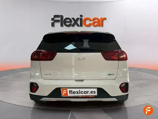 Usado Kia Niro 141 CV (103 kW) 2022 Blanco SUV