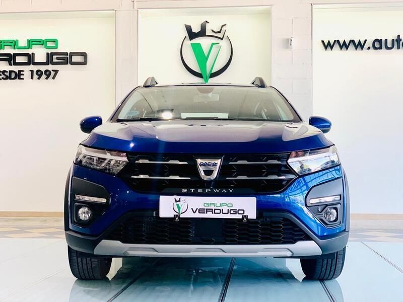 Usado Dacia Sandero Comfort 91 CV (66 kW) 2022 Azul Utilitario